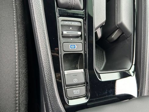 Used 2025 Honda Accord Sport image 32
