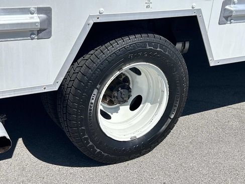 Used 2022 Ford E-350 and Econoline 350 Super Duty RWD image 17