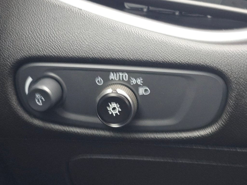 Used 2025 Chevrolet Malibu LT FWD image 35