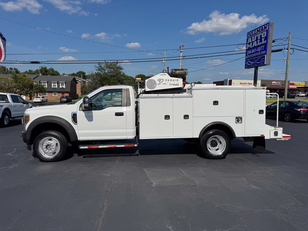 Used 2019 Ford F550 4x4 Regular Cab Super Duty image 2