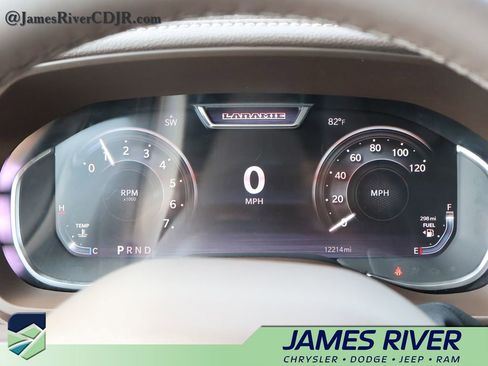 Used 2026 RAM 2500 Laramie AWD/4WD image 28