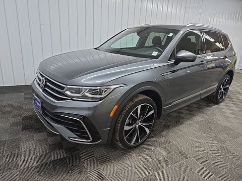 Used 2022 Volkswagen Tiguan SEL R-Line image 8