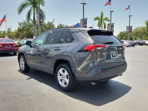 Used 2021 Toyota RAV4 XLE FWD image 8