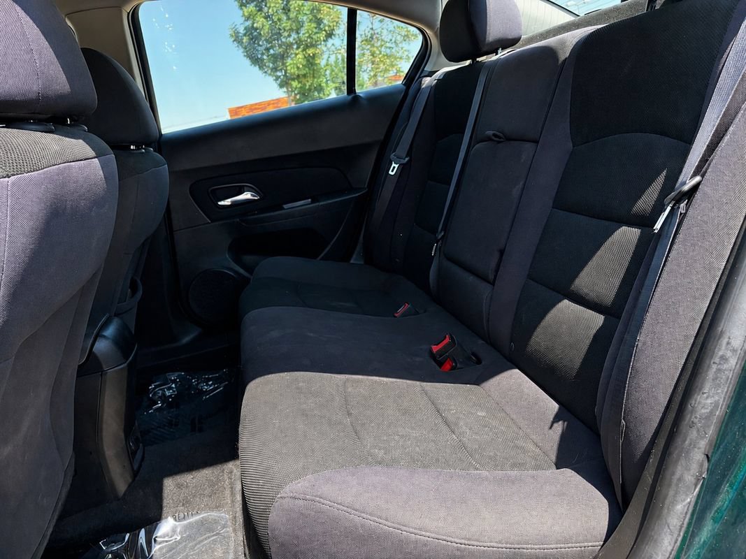 Used 2015 Chevrolet Cruze LT FWD image 14