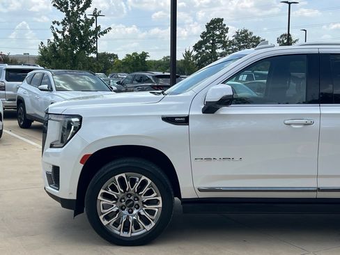 Used 2023 GMC Yukon Denali Ultimate AWD/4WD image 7