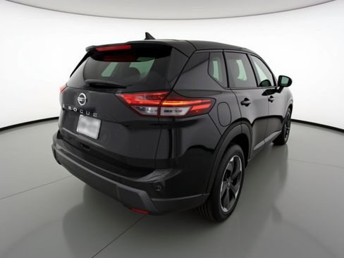 Used 2025 Nissan Rogue SV FWD image 9