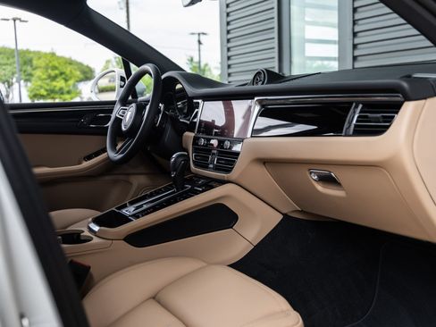 New 2026 Porsche Macan AWD/4WD image 45