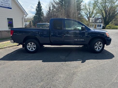 Used 2010 Nissan Titan SE w/ SE Value Truck Pkg image 8