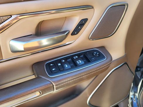 Used 2019 RAM 1500 Laramie Longhorn image 13