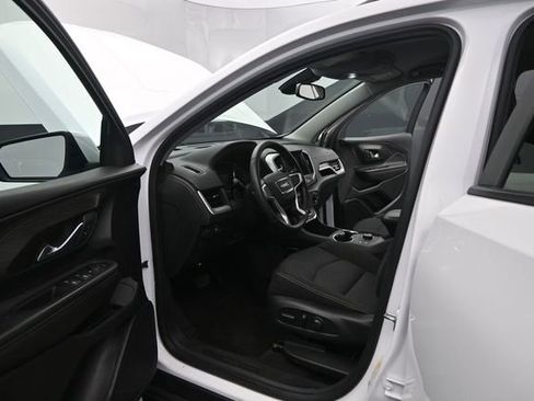 Used 2023 GMC Terrain SLE w/ Driver Convenience Package FWD image 9
