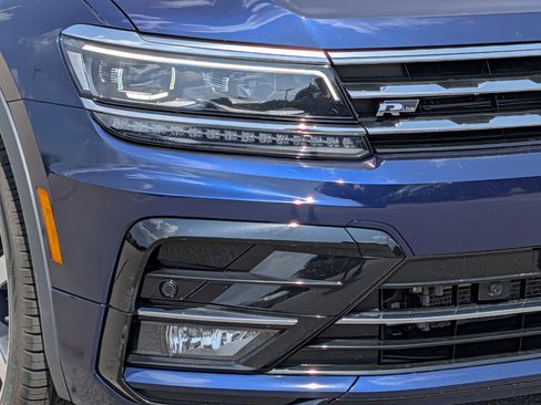 Used 2021 Volkswagen Tiguan SEL Premium R-Line AWD/4WD image 9