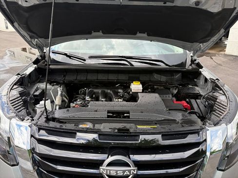 Used 2025 Nissan Pathfinder Platinum FWD image 27