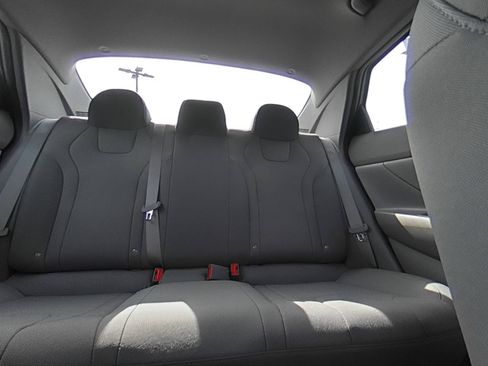 Used 2023 Hyundai Elantra SE FWD image 27