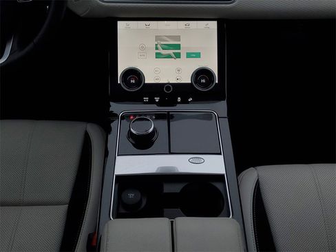 Used 2020 Land Rover Range Rover Velar S image 28