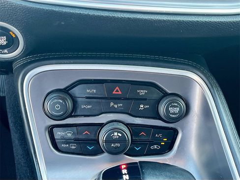 Used 2022 Dodge Challenger R/T image 15