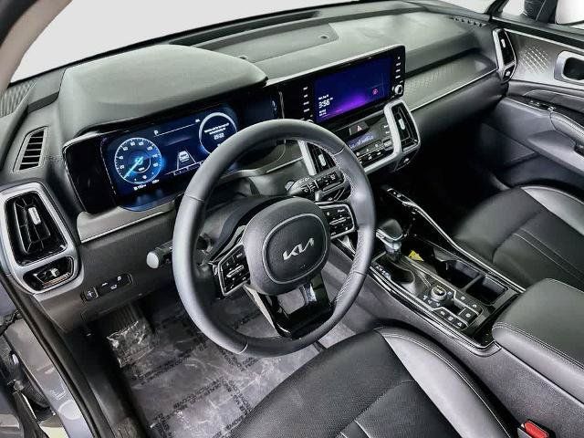 Used 2023 Kia Sorento SX AWD/4WD image 2