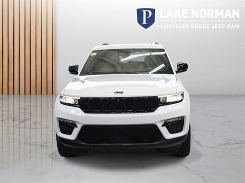 New 2024 Jeep Grand Cherokee Limited w/ Luxury Tech Group II image 3