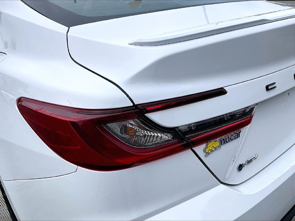 Used 2025 Toyota Camry SE FWD image 34