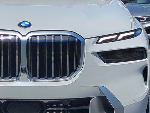 Certified 2023 BMW X7 xDrive40i w/ Premium Package AWD/4WD image 6