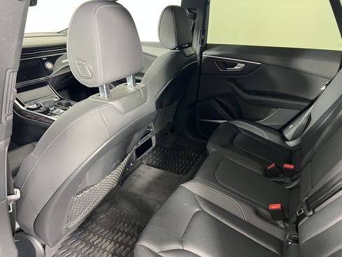 Used 2019 Audi Q8 Premium Plus w/ Premium Plus AWD/4WD image 21