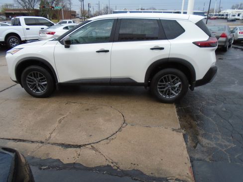 Used 2023 Nissan Rogue S FWD image 5