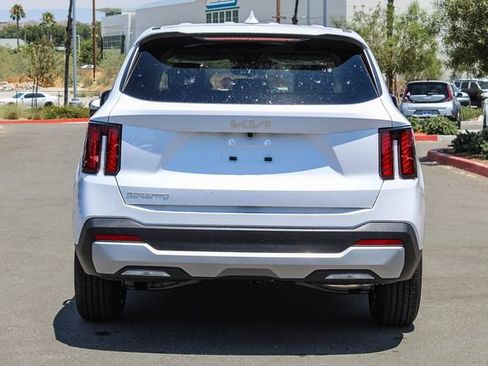 New 2024 Kia Sorento LX FWD image 8