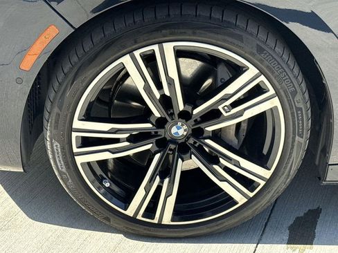 Used 2023 BMW 740i w/ Parking Assistance Package image 33