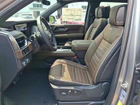 New 2026 GMC Yukon Denali Ultimate AWD/4WD image 10