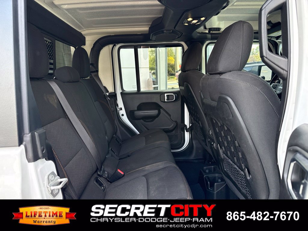 Used 2023 Jeep Gladiator Mojave w/ Cold Weather Group AWD/4WD image 15