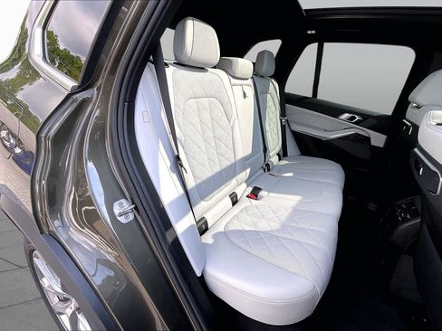 Used 2026 BMW X5 xDrive40i w/ Premium Package AWD/4WD image 19