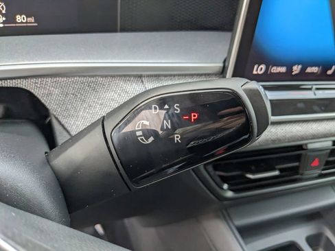 Certified 2025 Volkswagen Tiguan S image 27