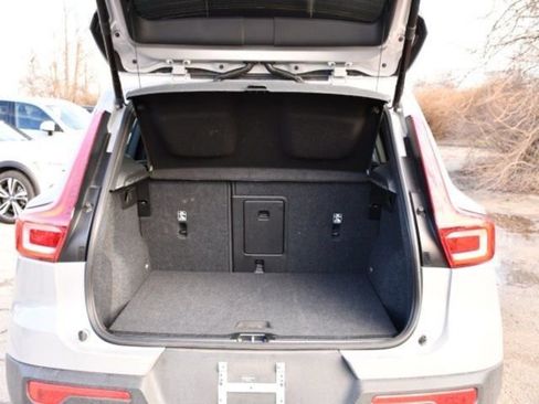 Certified 2025 Volvo XC40 B5 Core image 25