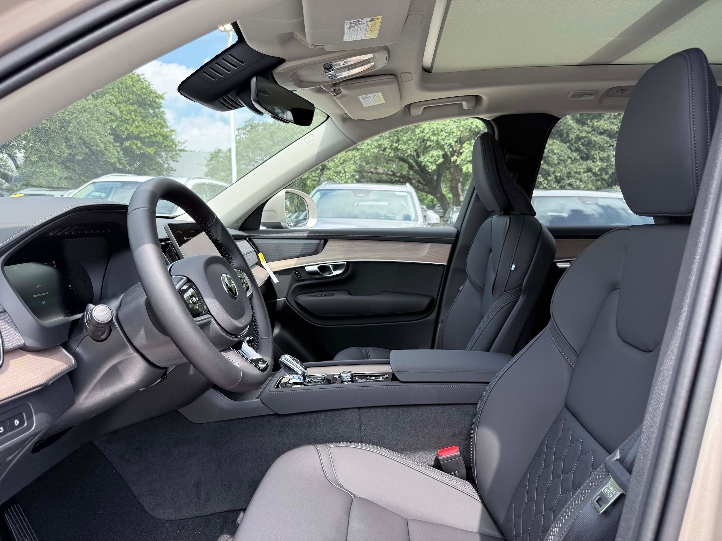 New 2026 Volvo XC90 T8 Plus AWD/4WD image 12