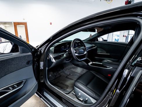 Used 2023 Lucid Air Pure image 30