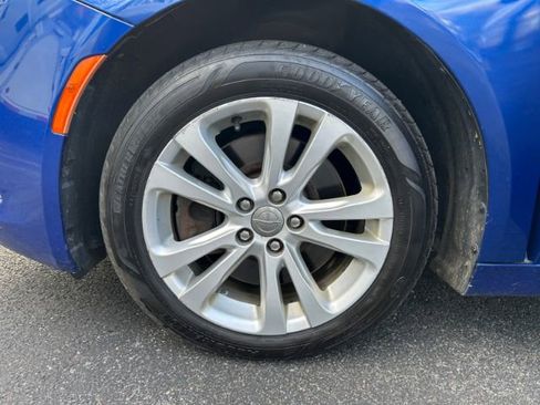 Used 2016 Chrysler 200 Limited image 33