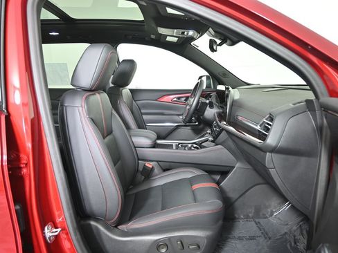 Used 2024 Chevrolet Traverse RS image 13