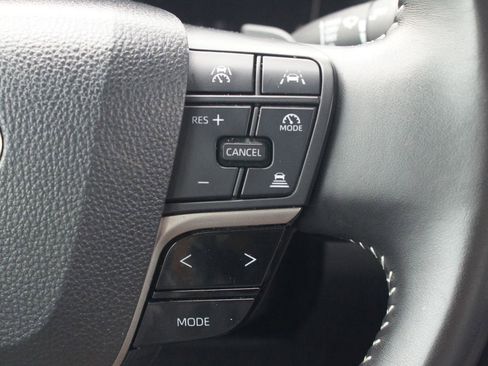 Used 2025 Toyota Camry SE FWD image 10