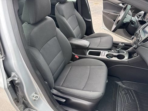 Used 2017 Chevrolet Cruze LT w/ Sun And Sound Package image 28