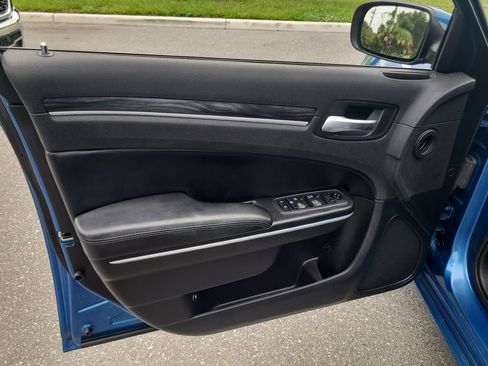Used 2021 Chrysler 300 Touring RWD image 16