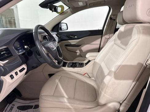 Used 2023 GMC Acadia Denali w/ Denali Ultimate Package FWD image 17