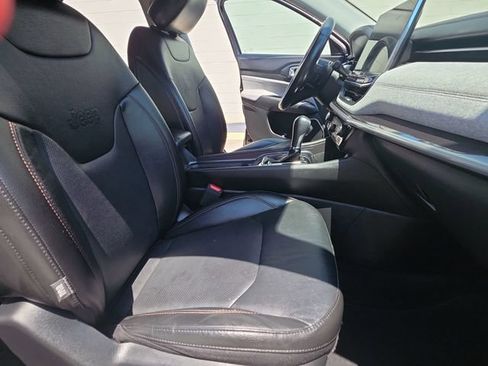Used 2022 Jeep Compass Latitude AWD/4WD image 11