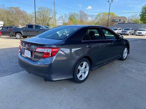 Used 2012 Toyota Camry SE image 4