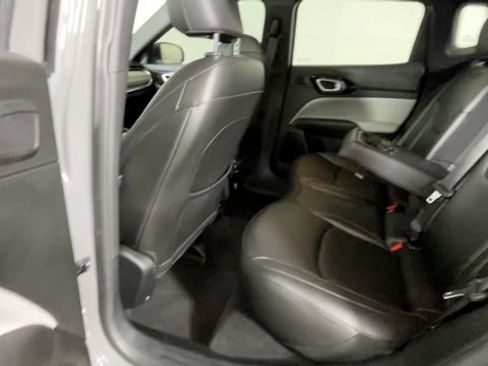 Used 2024 Jeep Compass Limited w/ Sun and Sound Group AWD/4WD image 15