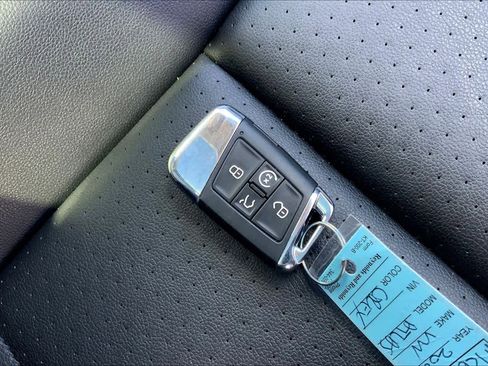 Used 2021 Volkswagen Atlas SE w/ Panoramic Sunroof Package image 14