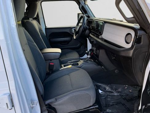 Used 2024 Jeep Wrangler Sport S image 14