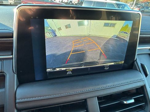 Used 2024 Chevrolet Suburban LT image 18