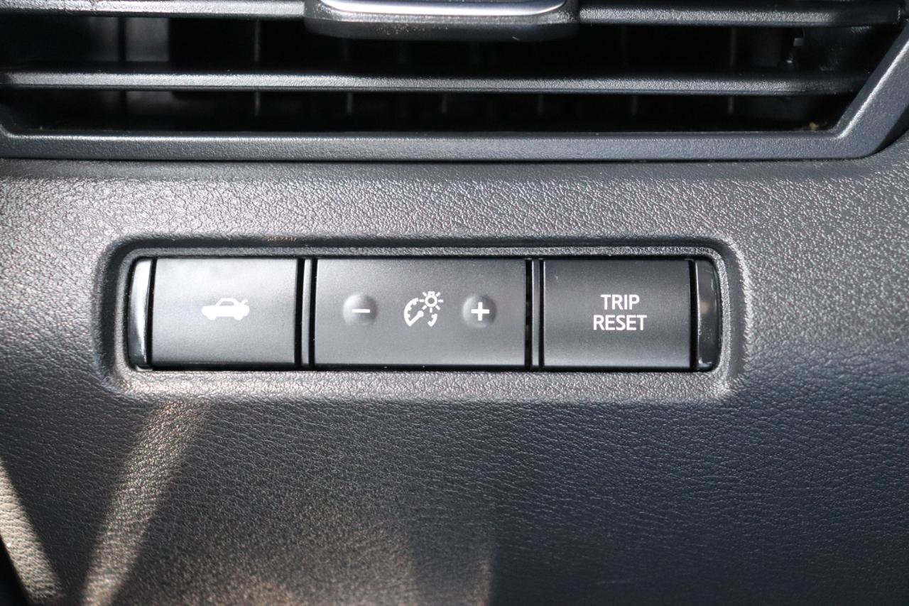 Used 2024 Nissan Altima 2.5 SR FWD image 41