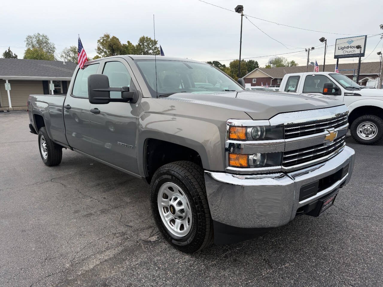 Used 2017 Chevrolet Silverado 3500 W/T AWD/4WD image 4