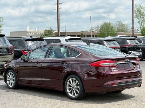 Used 2017 Ford Fusion SE w/ Fusion SE Technology Package FWD image 38