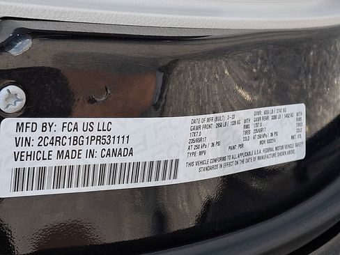 Used 2023 Chrysler Pacifica Touring-L FWD image 29